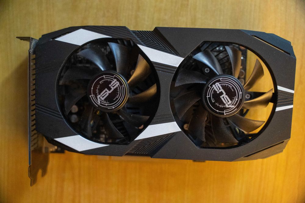 Placa gráfica ASUS Dual GTX 1650