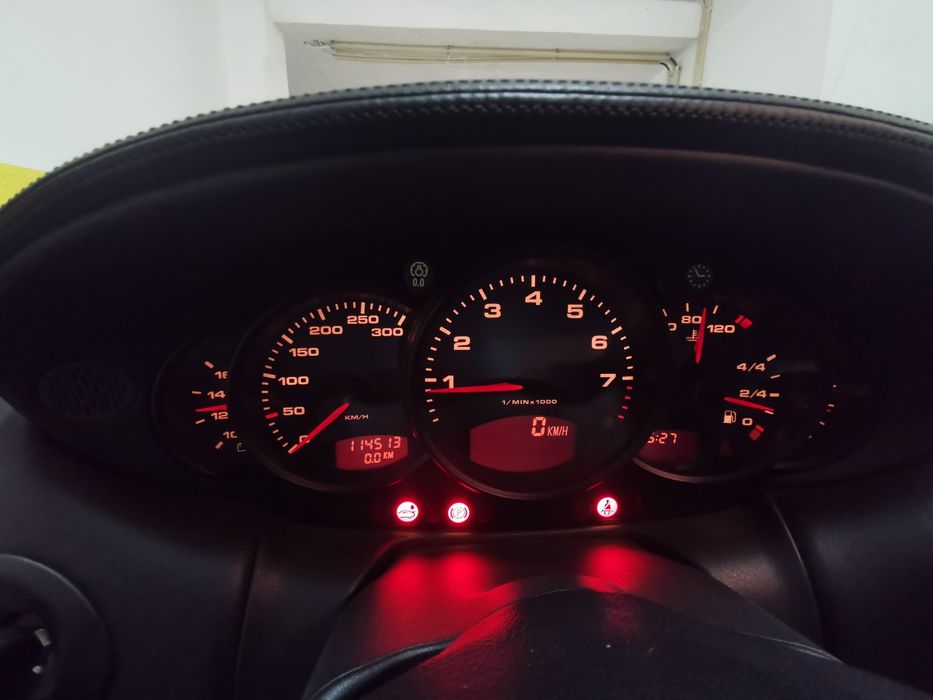 Porsche 911 Carrera 4 / Cx manual sempre de garagem