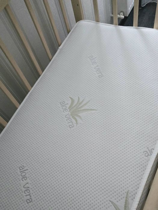 Дитяче ліжечко з кокосовим  матрасиком кроватка
