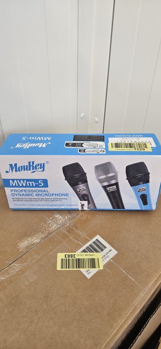 Profesjonalny mikrofon w kolorze czarnym