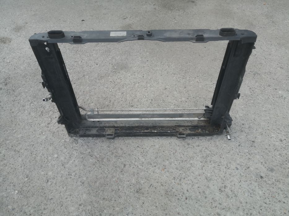 Ramka obudowa chłodnicy BMW e60 e61 530i n53