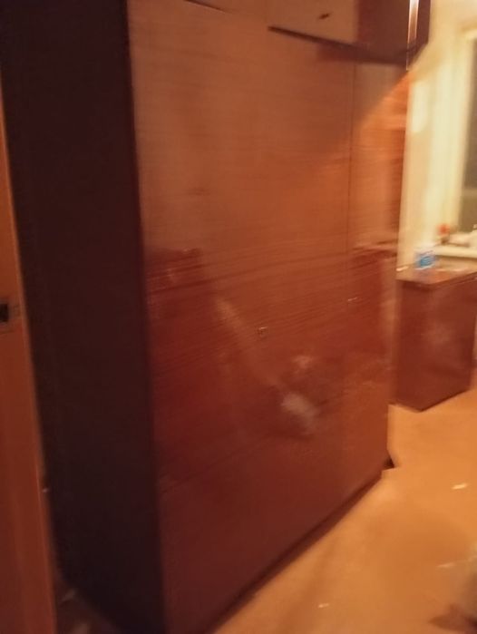 Продається шафа для одягу