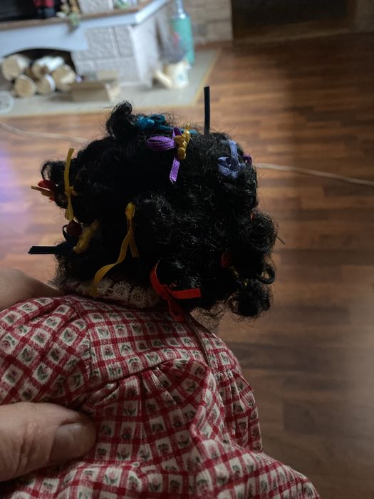 Фарфоровая кукла