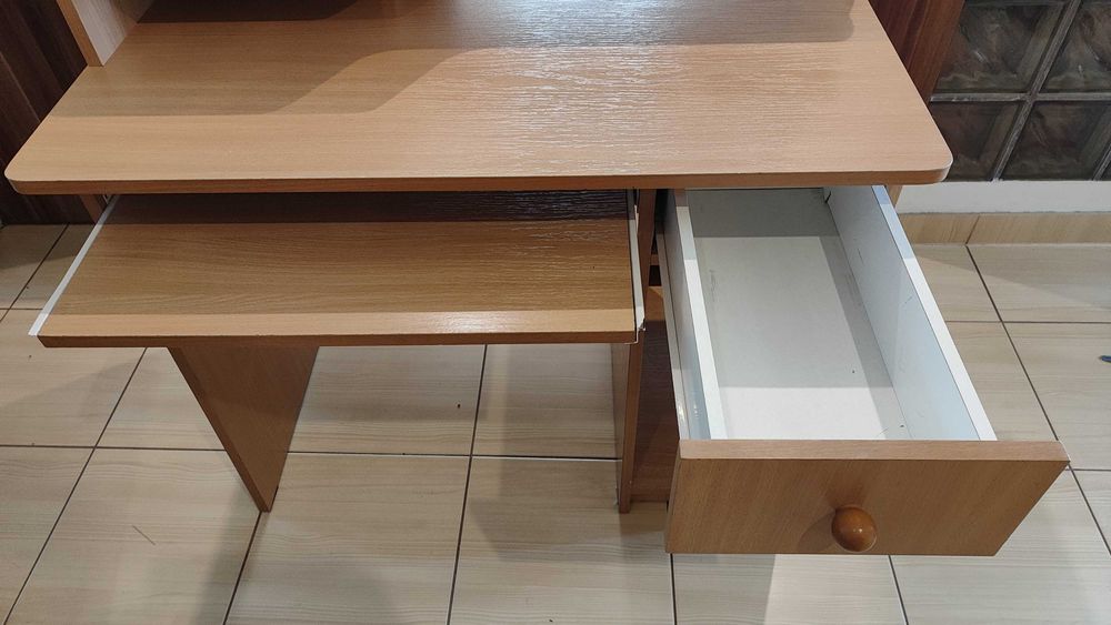 Funkcjonalne biurko komputerowe z nadstawką i szufladą – dąb sonoma.
