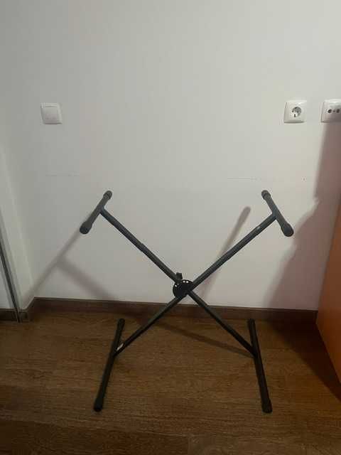 Piano thomann preto