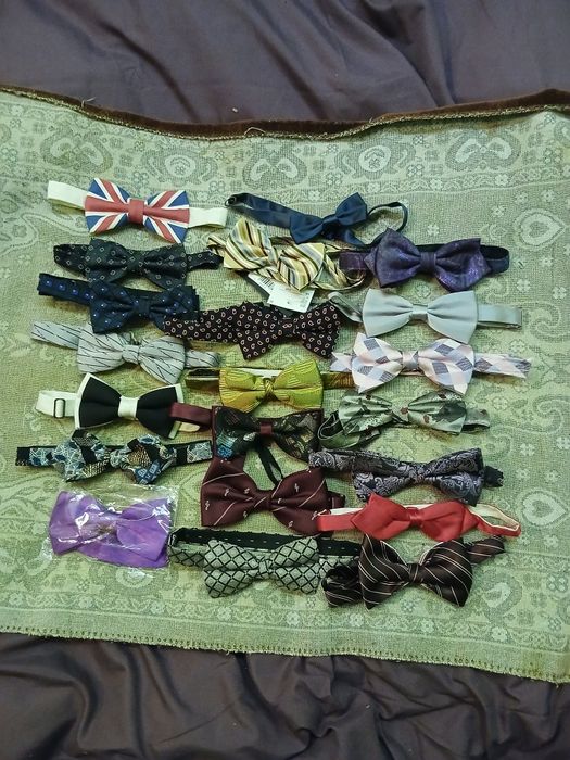 мужские галстуки и бабочки