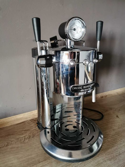 Ekspres do kawy Ariete Cafe Novecento 1387B używany