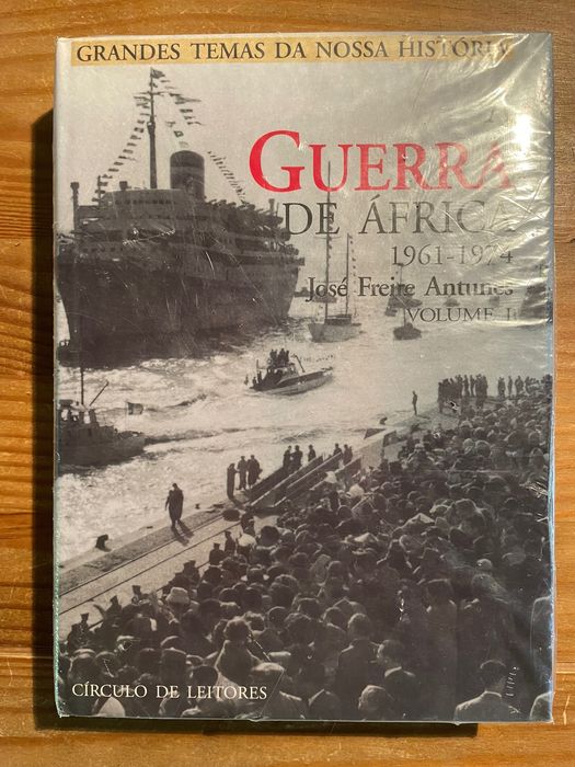 A Guerra de África (2 volumes) - José Freire Antunes (portes grátis)