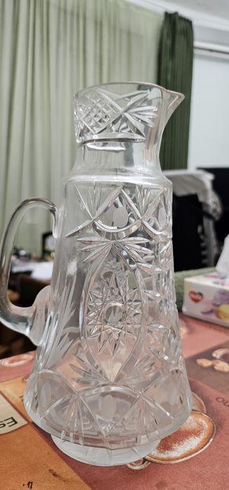 Хрустальный графин , кувшин.
