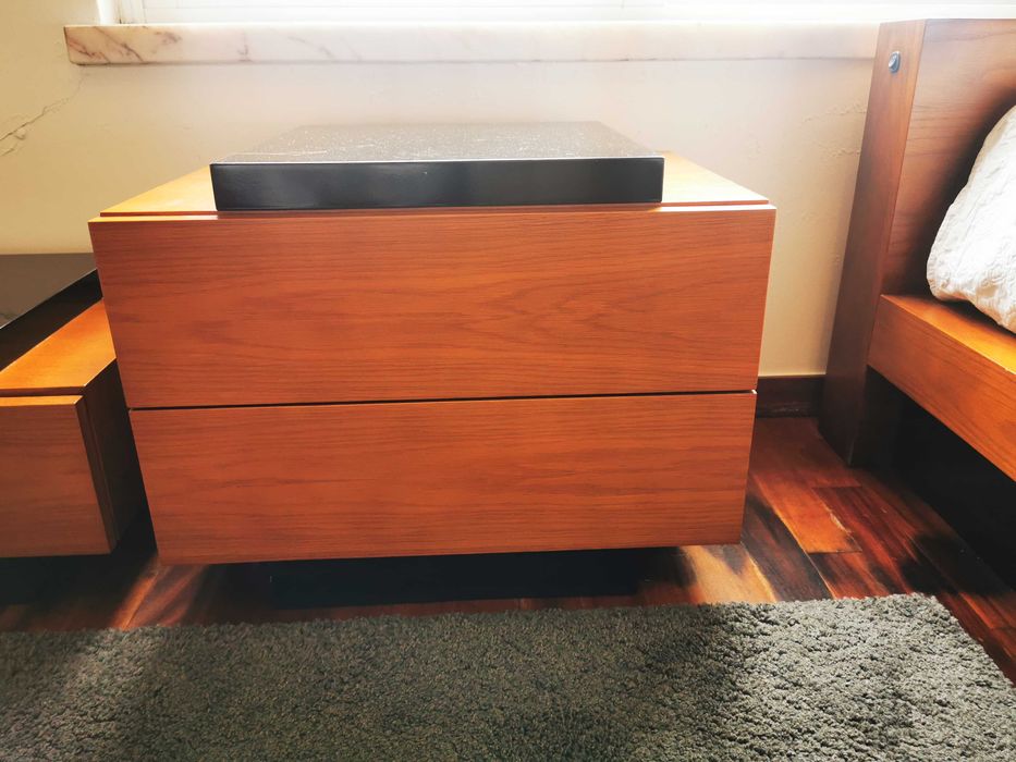 Mobília de quarto em carvalho em óptimo estado