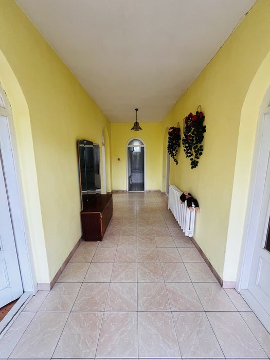 Продаж цегляного будинку в м.Берегове, 186 кв.м , 10 соток ділянки.