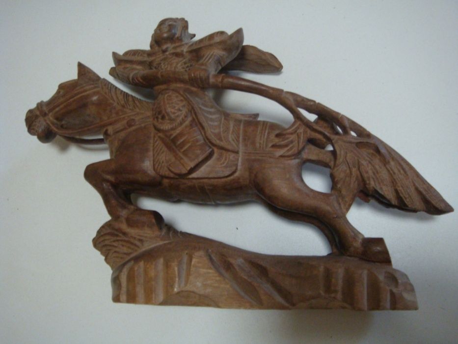 Статуэтка деревянная - самурай на коне, всадник с веткой бамбука