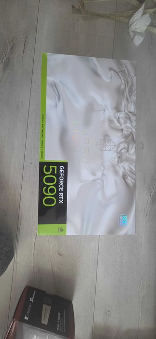 MSI 5090 Suprim liquid 32GB SOC