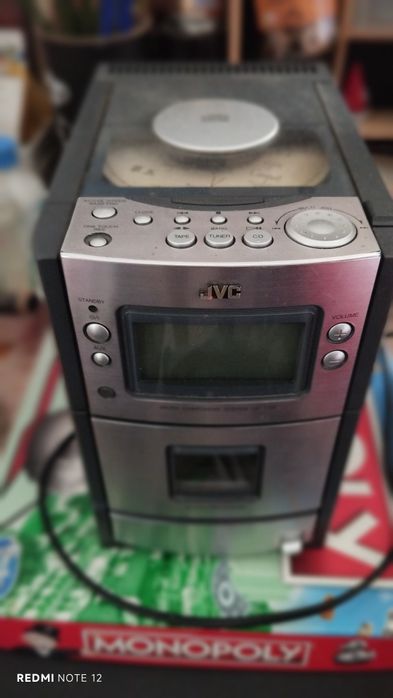 Rádio e CD muito bom