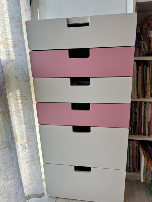 Comoda SMASTAD rosa e branca