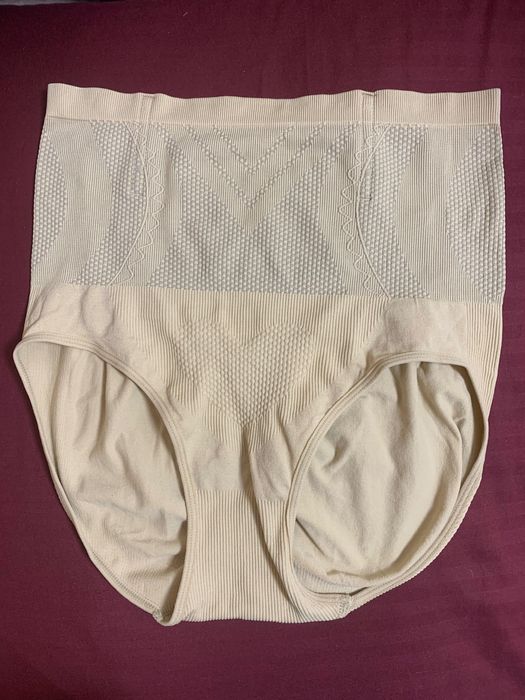 Безшовні корректируючі жіночі трусики з контролем для живота xxl