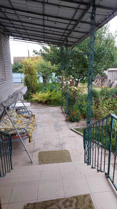 Продаж  будинку . 12сот. землі.