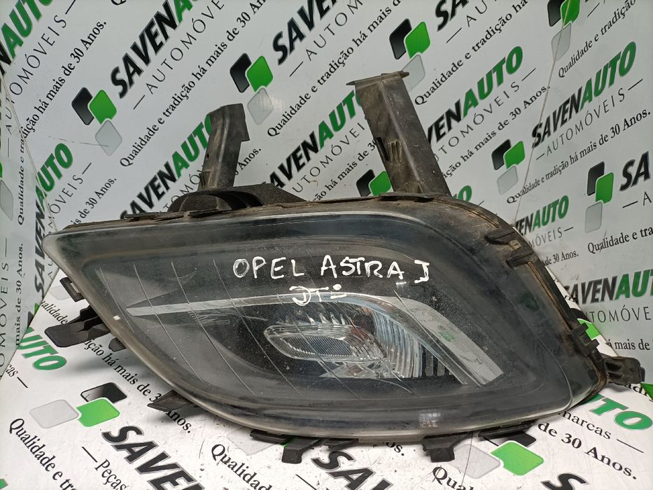 Farol nevoeiro frente direito OPEL Astra J