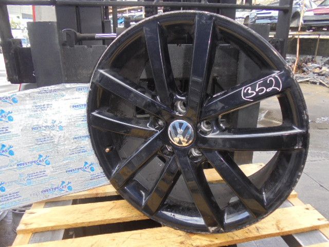 Jante frente esquerda VOLKSWAGEN Golf VII (5G1, BQ1, BE1, BE2)