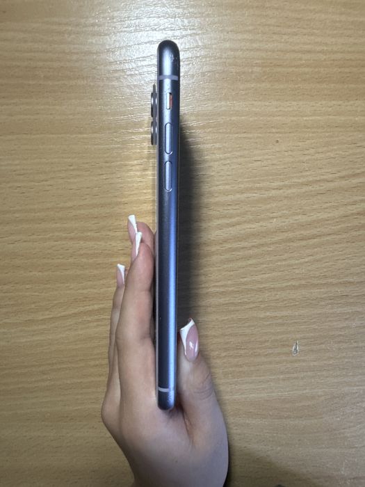 Айфон 11 продаю