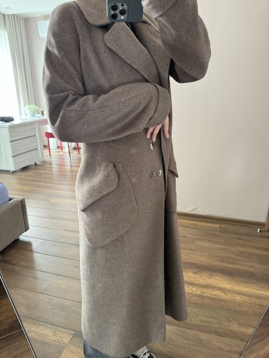 демісезонне жіноче коричневе пальто