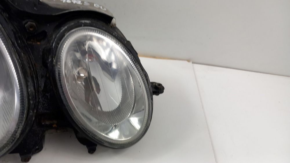 Mercedes E Klasa W211 Lampa Przód Prawa Soczewka H7 Eu