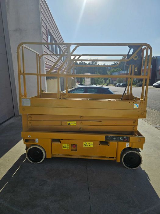 Plataforma elevatória tipo tesoura venda e aluguer