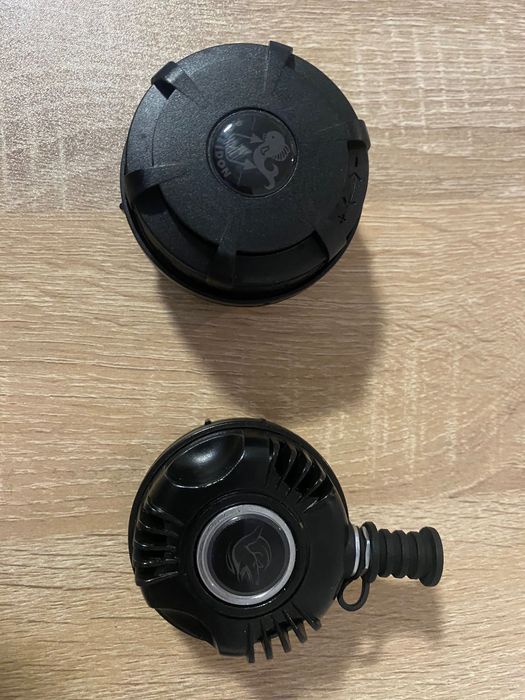 Zawór upustowy do skafandra suchego