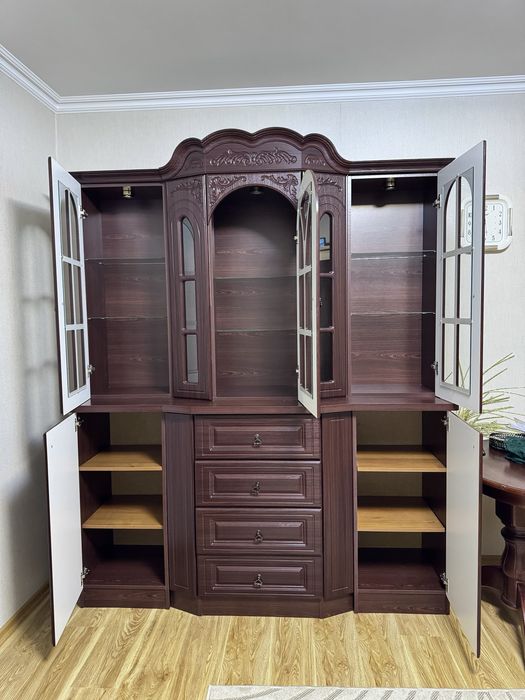 Продам стінку для вітальні