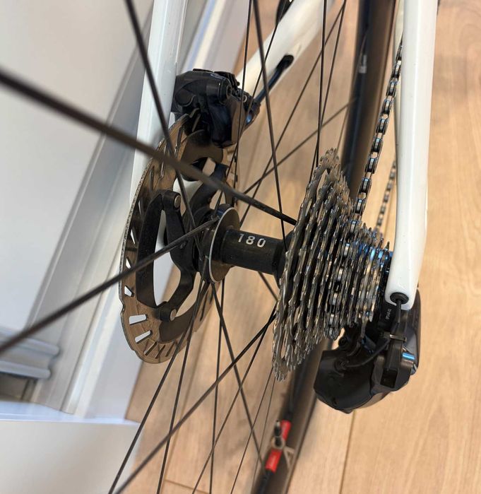 Canyon Aeroad CF SLX 8 (Última Geração) - Tam. L | DT Swiss ARC 1100 55mm (Última Geração)