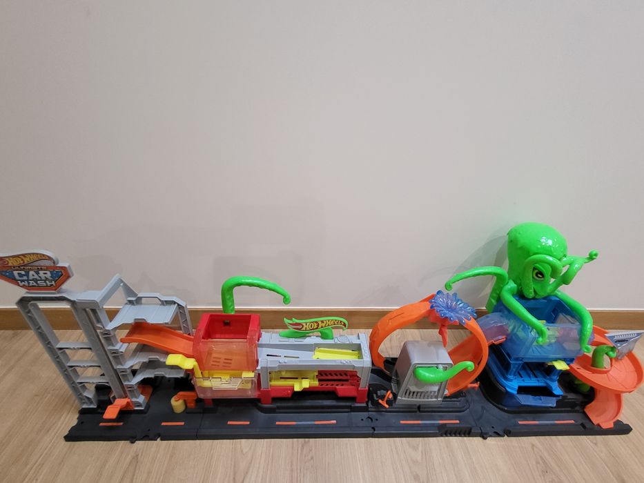 Hot Wheels Ultimate Octo Car Wash