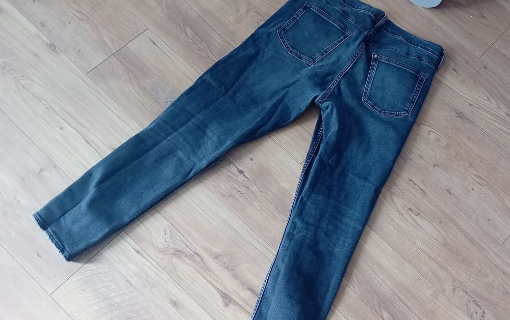 Spodnie z dziurami H&M