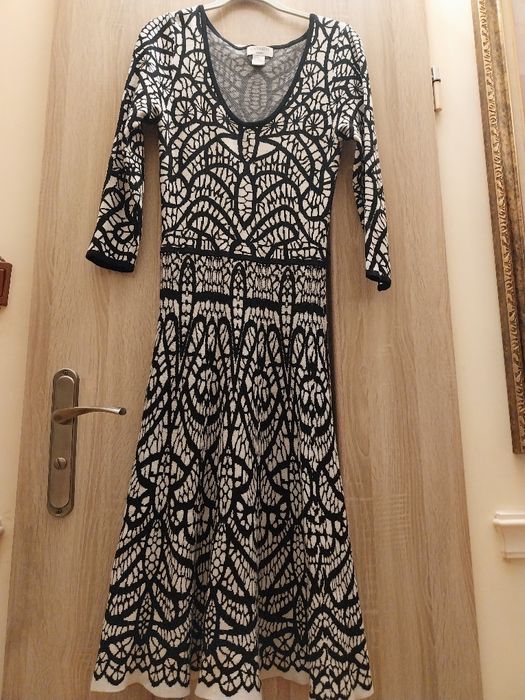 Biało czarna bardzo ładna sukienka  w bardzo dobrym stanie