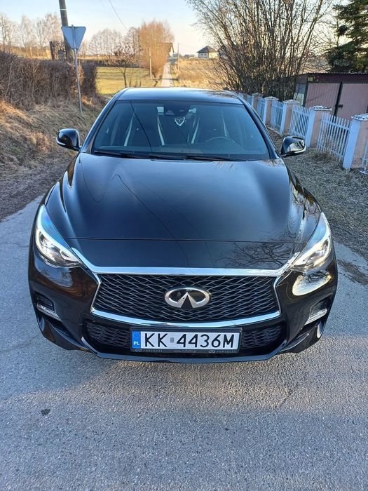 Infiniti Q30 Infinitiq30 wersja premiumS benzyna1.6 automat niski przebieg .
