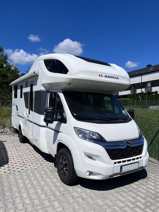 Adria Coral XL 670 SL AXESS  Adria Coral XL 670 SL Axess 2019 – wersja zimowa, całoroczny kamper