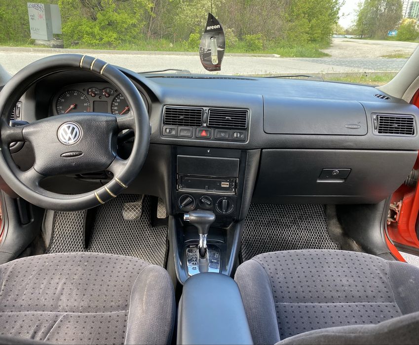 Volkswagen Golf 4 1.6 автомат