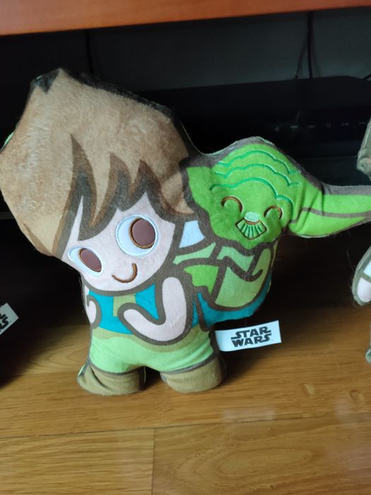 10 peluches Star Wars, Angry Birds, DreamWorks, Minions