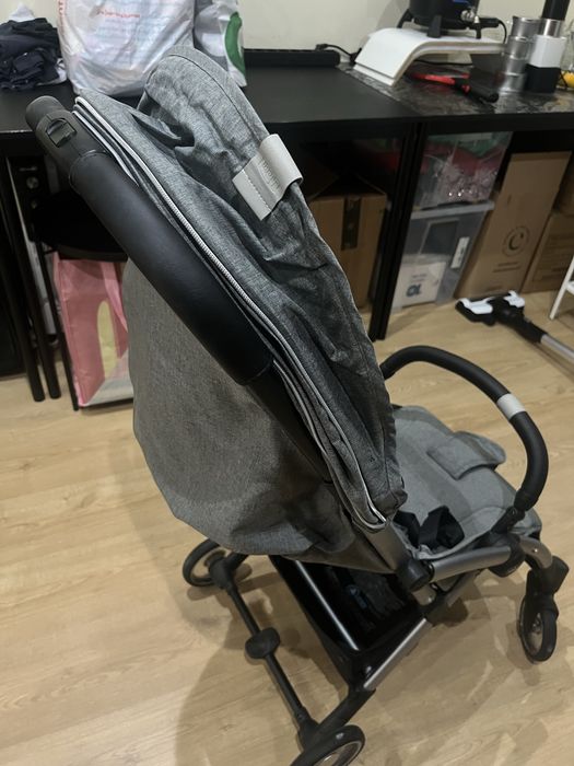 Carrinho de Bebê Chicco (Fechamento One-Hand) – Praticidade e Conforto em Estado de Novo