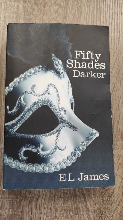 Ciemniejsza strona Greya James Fifty shades darker po angielsku