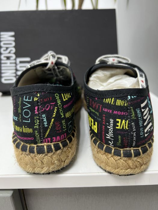 LOVE MOSCHINO взуття сліпони кеди