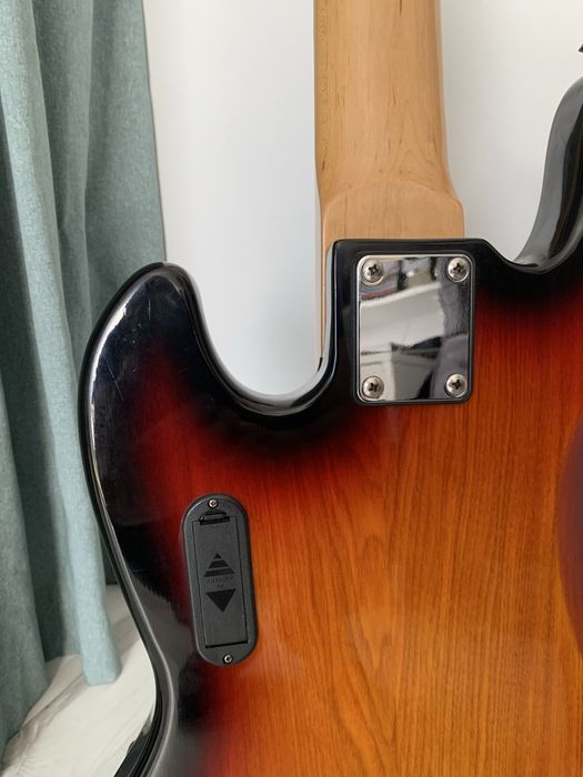 Baixo 5 cordas réplica Fender ativo / passivo