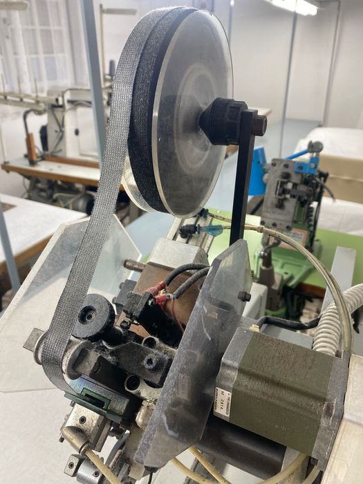 Máquina rebater costuras / fita calçado