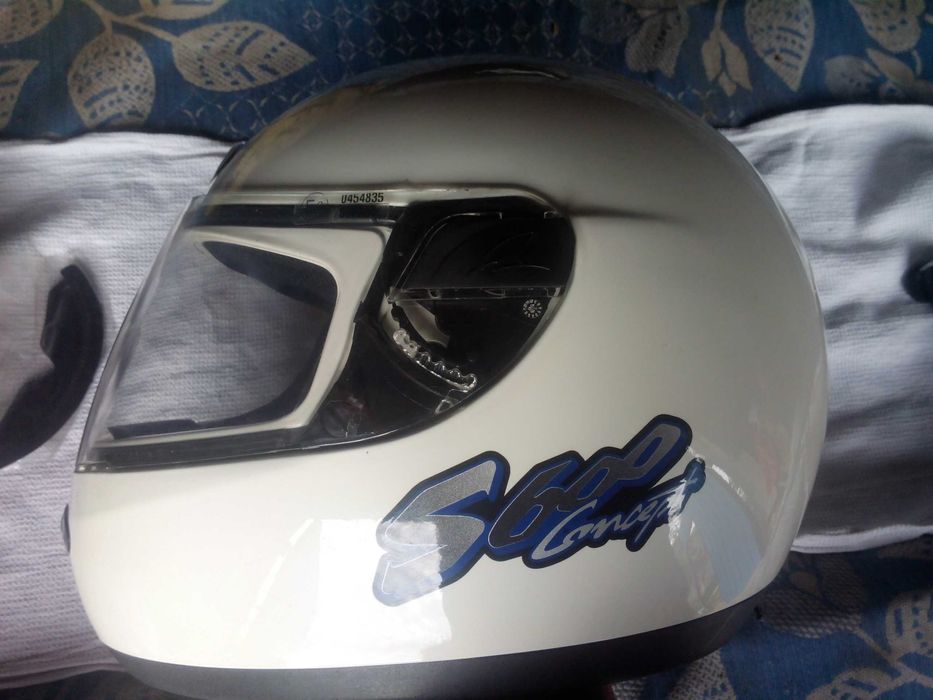 Новый оригинальный мотошлем 56 р Shark