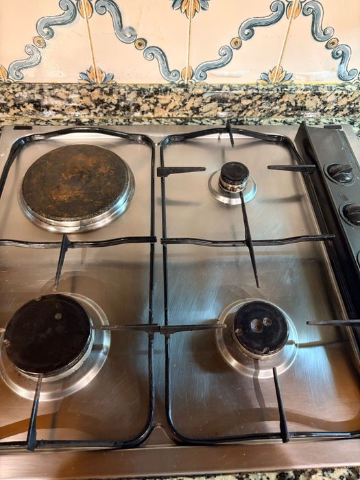 Placa a gaz com forno eléctrico