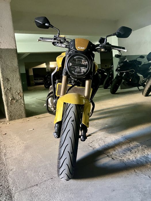 Honda CB 300R 2023 - muitos extras