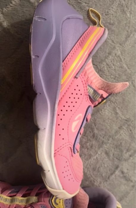 Dechatlon super wygodne buty 35