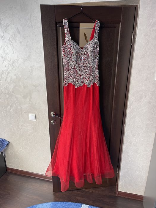 Випускне  плаття