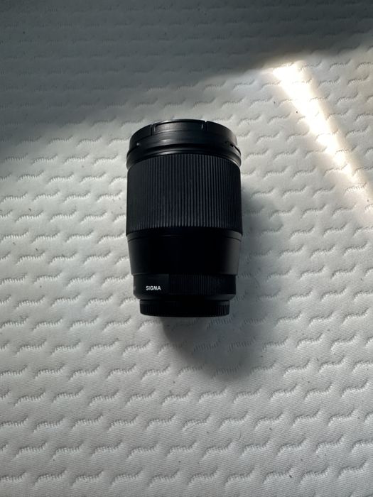 Obiwktyw sigma16mm f1.8 dc dn