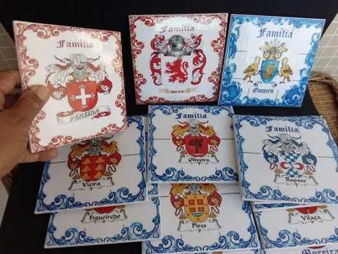 Brasões de família em azulejos cerâmicos