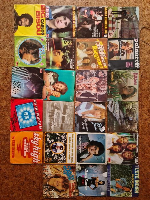 Lote de 47 Discos de vinil - música variada (singles)